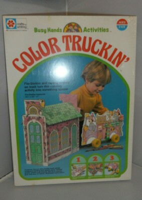VINTAGE COLOR TRUCKIN' 1978 BUSY HANDS ACTIVITIES  #1809-1  FIRE STATION TRUCK