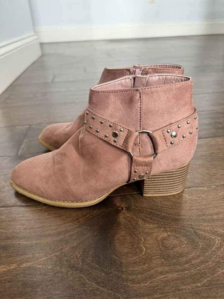 Botín Studio F para mujer con detalles en la parte delantera  Foto 3 de 4