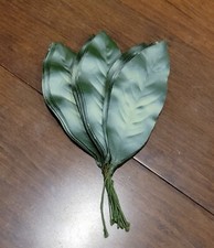 Vintage Lot of 20 Millinery Leaves Piptospatha Variegated Green 5"