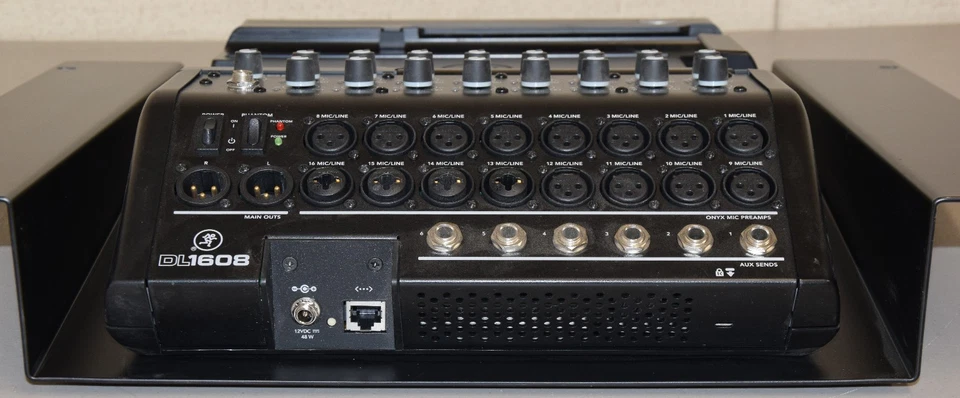 Mackie DL1608 Digital Mixer With iPad Control Power Supply and Rackmount Kit - Image 2 of 4