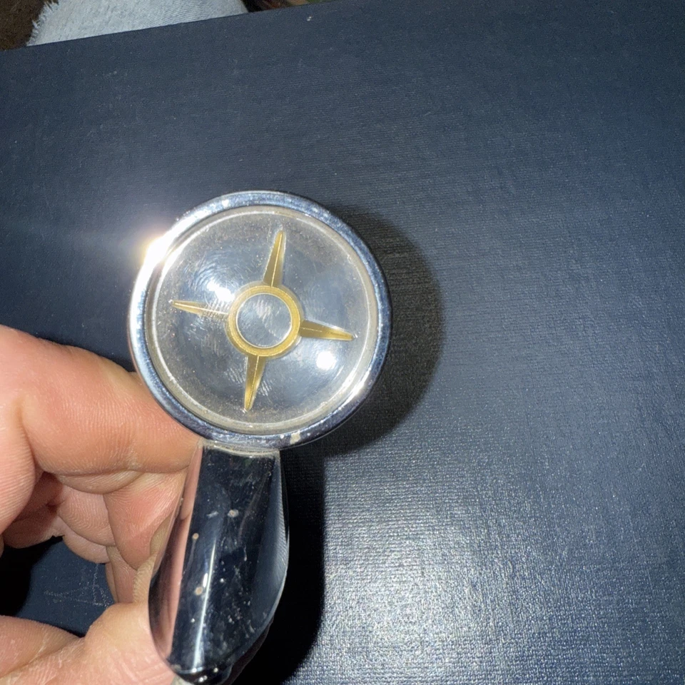 Ford Galaxy 1960 guardabarros adorno superior Foto 3 de 3