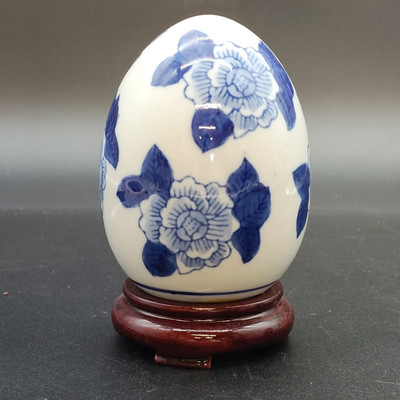 Decorative Ceramic Egg w/Stand Blue Floral Pattern 5.5 H