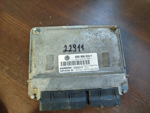 Original  volkswagen Motorsteuergerät ECU 03d906033f