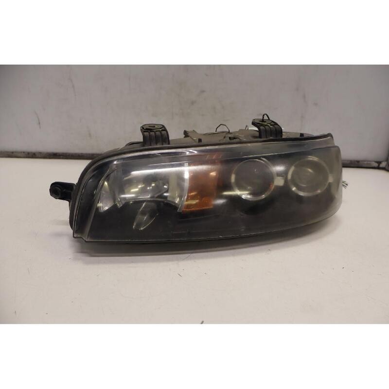 HEADLAMP LEFT SIDE FIAT PUNTO (99-03) 1.9 JTD BER. 5P/D/1910CC. 1999