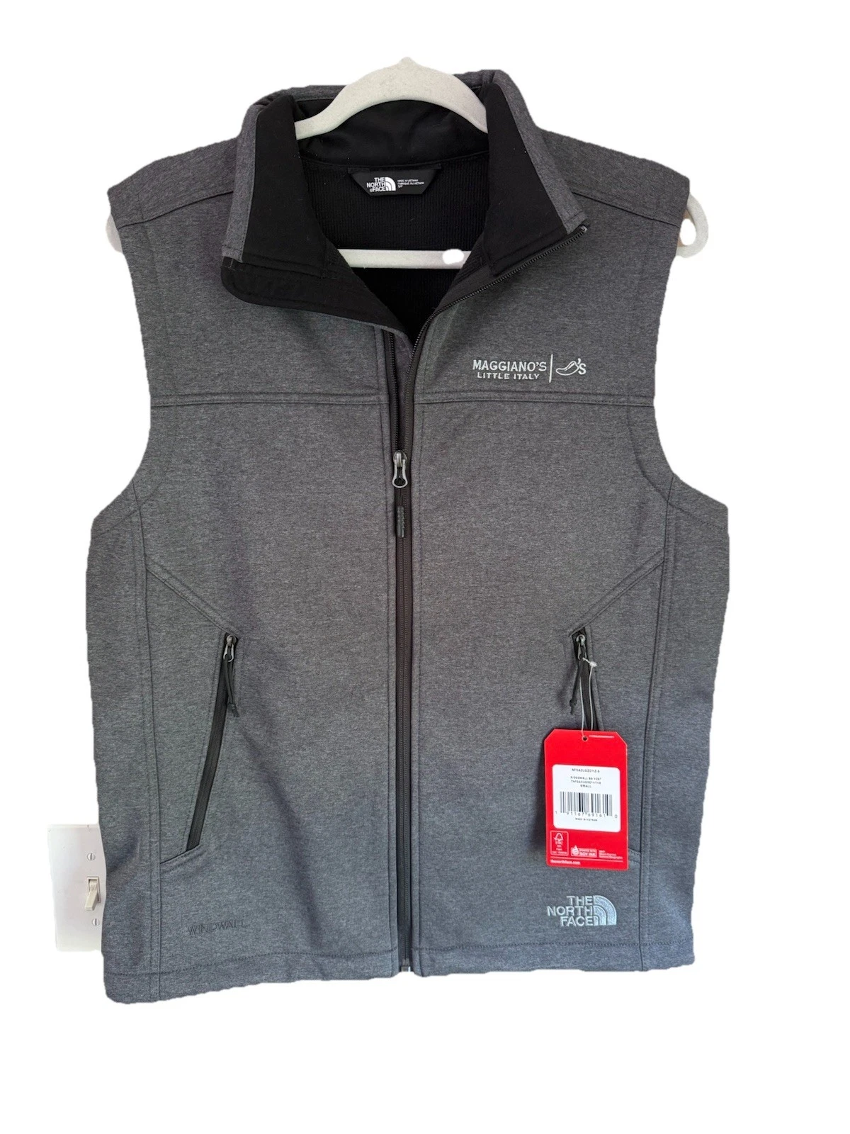 NWT The North Face Ridgewall Vest Size Small Soft Shell Full Zip Logo Maggianos