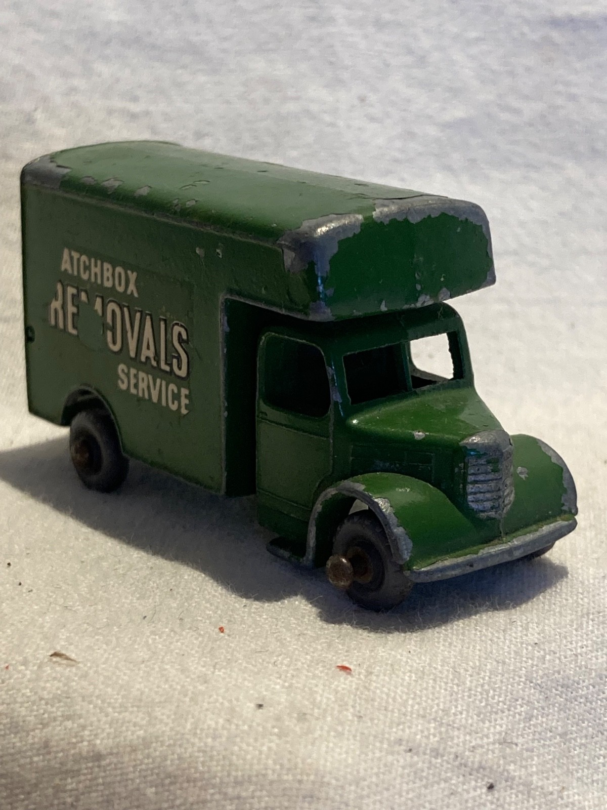 Matchbox 17b, Bedford removals Van - Free Price Guide & Review