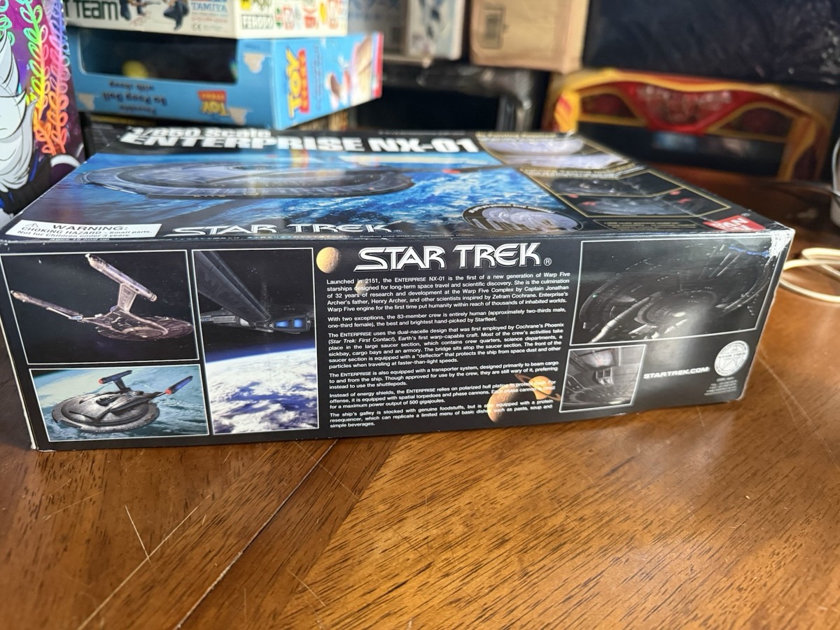Star Trek 1/850 U.S.S. ENTERPRISE NX-01 Plastic Model Kit BANDAI