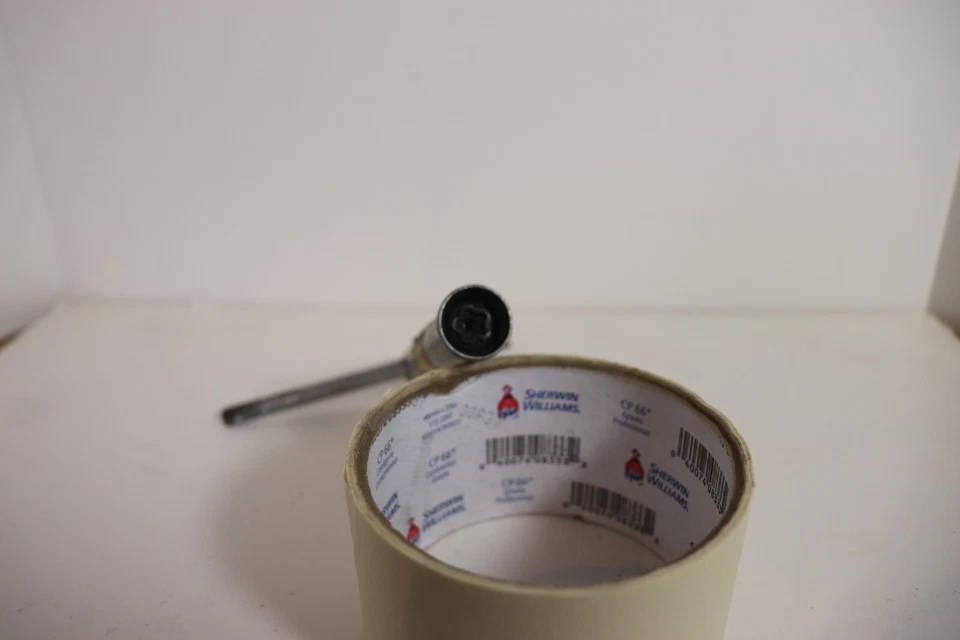 Cerradura de llave cubierta de rueda de alambre Chrysler Plymouth Dodge McGard Foto 2 de 2