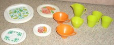 Vintage IRWIN plastic toy kitchen plates  cups