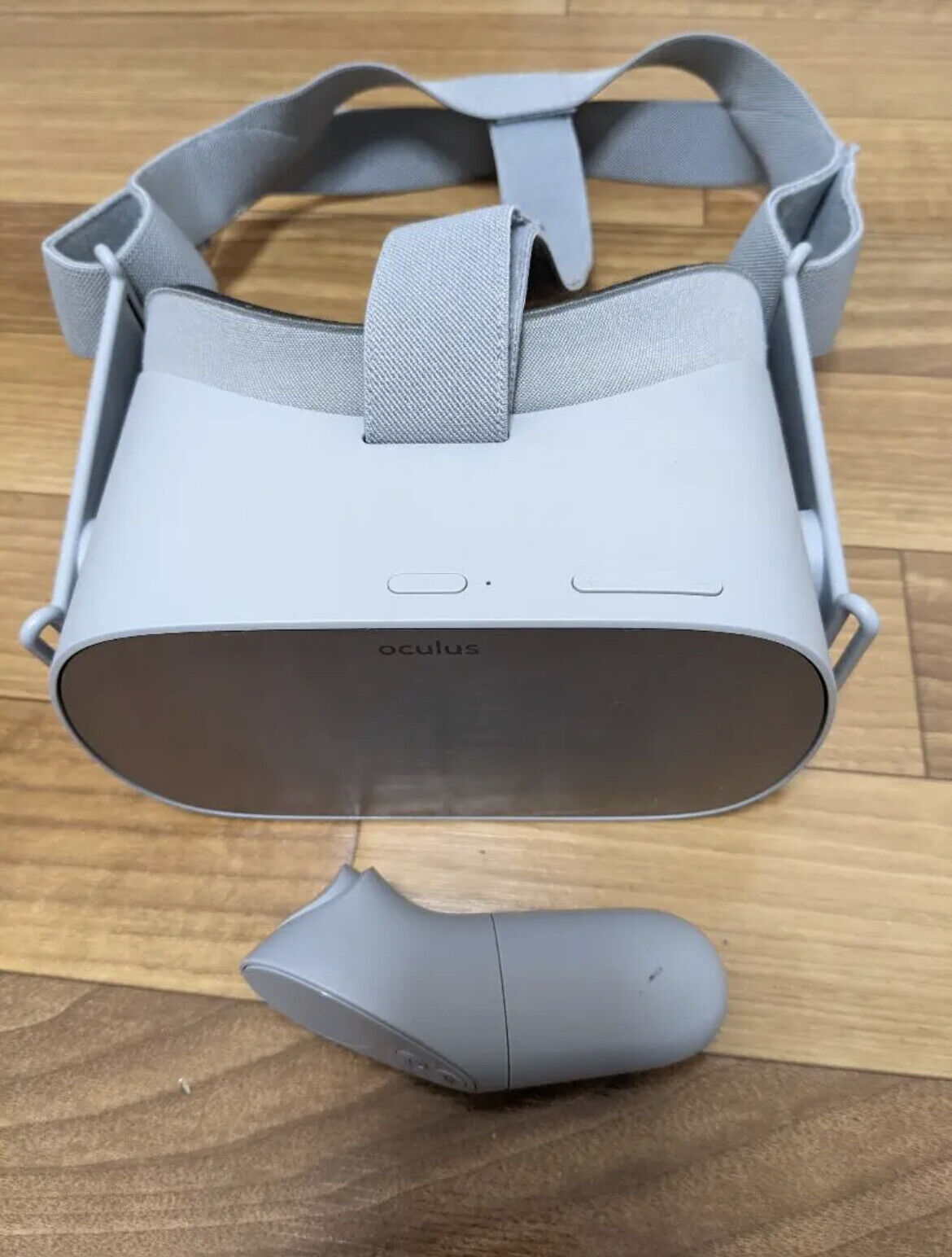 gradvist Lære Motivering Oculus Go 64GB Standalone Virtual Reality Headset Main unit and controller  set | eBay