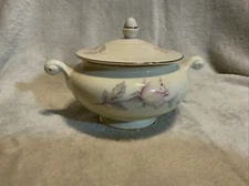 Vtg. "Homer Laughlin" (Eggshell Nautilus) China Pastel Roses Sugar Bowl/Lid 