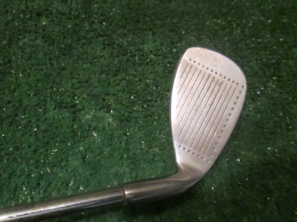 Golf Vintage Left Handed Powerbilt TPS 4 iron All Original w/ PowerBilt Grip - Image 4 of 4