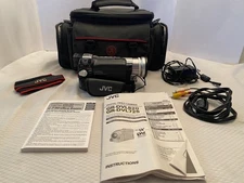 JVC GR-DVL725U 700x digital zoom mini camcorder +case,cords,remote control WORKS