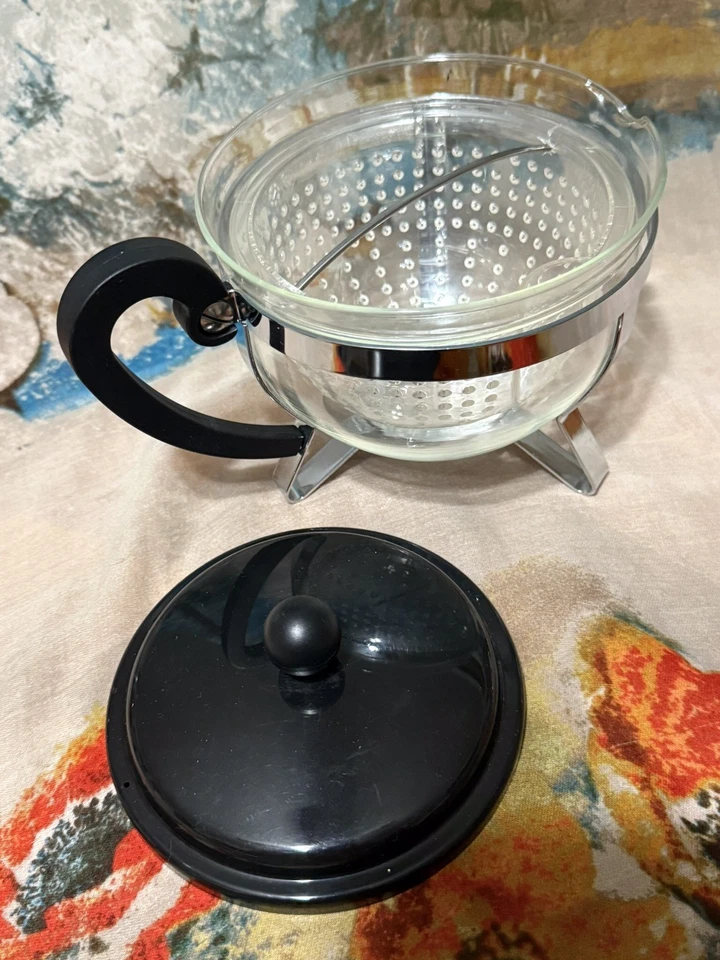 Bodum, Swiss, Chambord, 4 Cup Glass Tea Teapot with Infuser, Made In Switzerland - Image 4 of 4