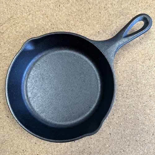 Vintage Lodge Cast Iron Skillet 6.5" 3SK  USA Frying Pan Double Spout