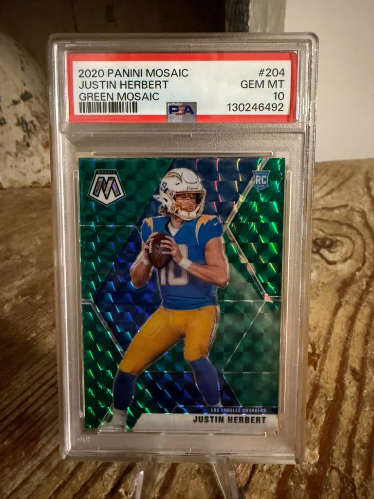 2020 Panini Mosaic Rookie Justin Herbert #204 Green Prizm RC PSA 10 Chargers