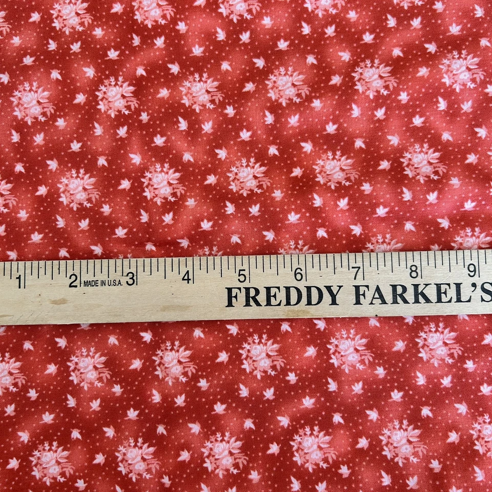 Tela de algodón vintage Baum Textiles floral rojizo/naranja 1 yarda x 43 en edredón Foto 3 de 4