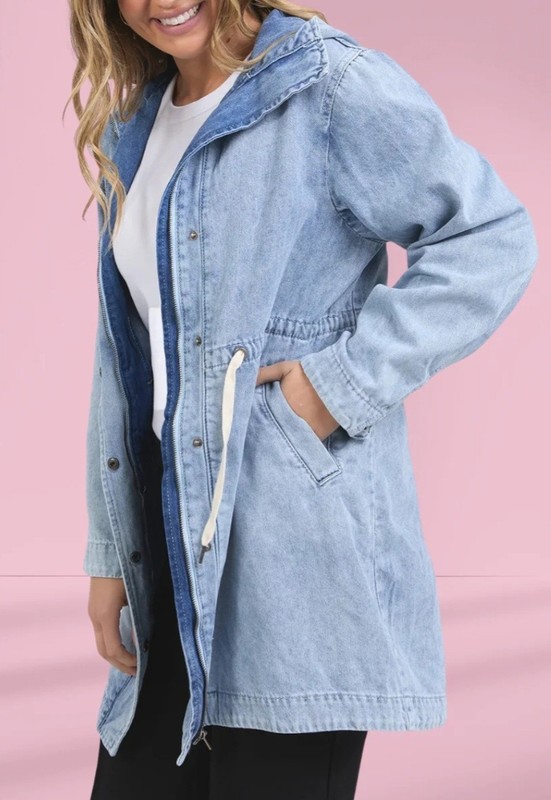 Thing Women Light Wash  Hooded Jean Jacket, Size Petite Medium.