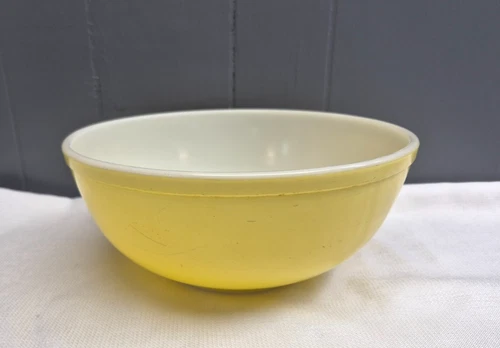 Pyrex 404 4 Quart Yellow Mixing Bowl Vintage, From Primary Colors Set