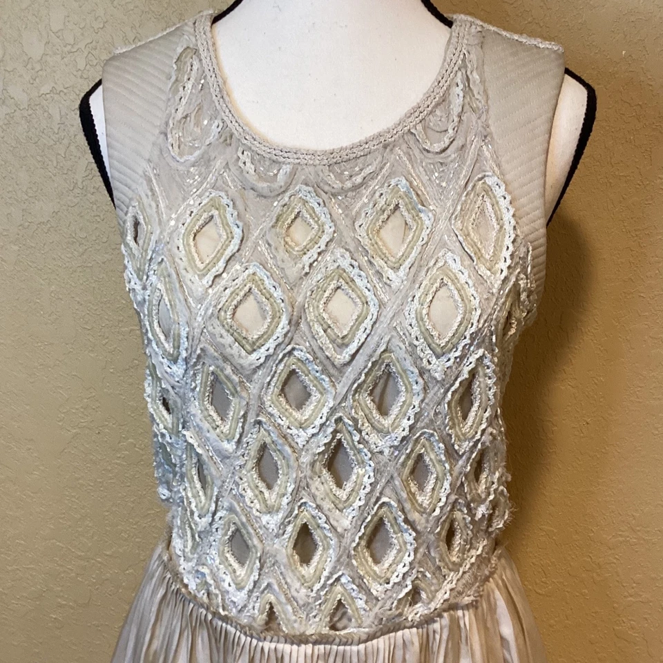 Vestido Anthropologie Moulinette Soeurs Beige 100% Seda Adornado, Talla 10 Foto 2 de 4