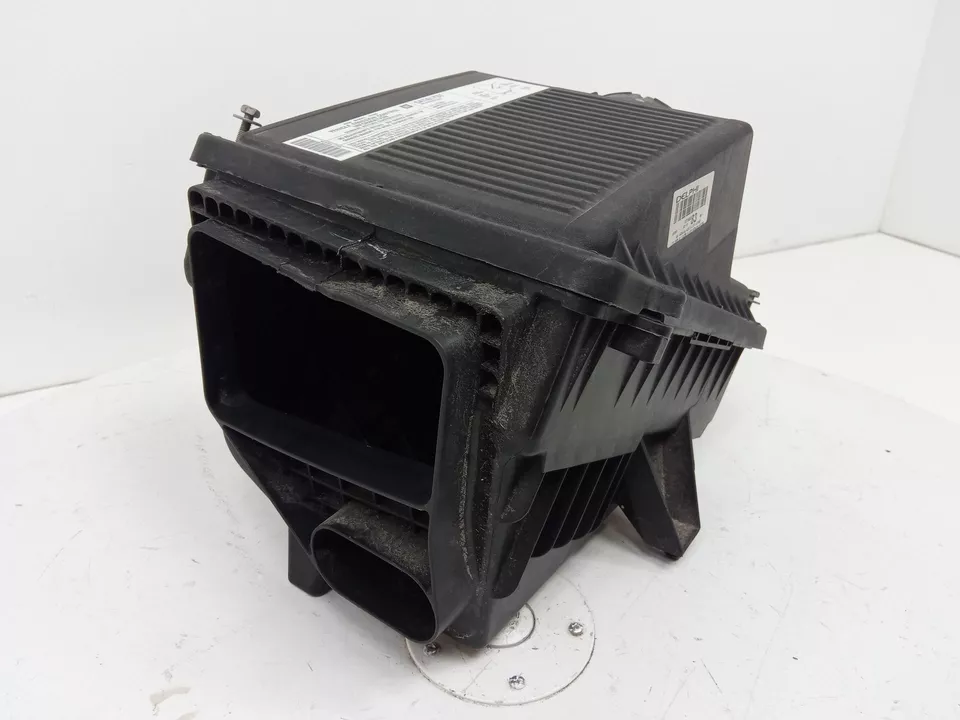 Caja de carcasa de admisión de filtro de aire GMC Yukon 2000-2006 OEM Foto 4 de 4