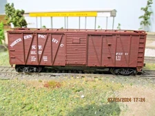 ACCURAIL 3337 40' SINGLE SHEATHED BOX CAR, STEEL DR,SPRUNG KNUCKLE COUPLERS