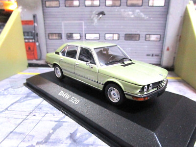 BMW 5er Reihe 520 E12 Limousine 1972 grün met  1/1000 Maxichamps Minichamps 1:43