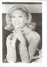 DINAH SHORE - AUTOGRAPHED SIGNED PHOTOGRAPH