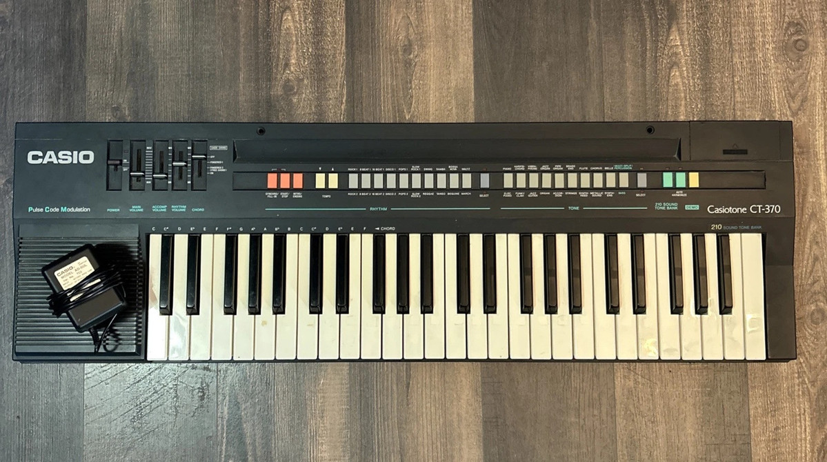 NICE Casio Casiotone CT-370 Electronic Keyboard Vintage NICE Casio Casiotone CT-370 Electronic Keyboard Vintage