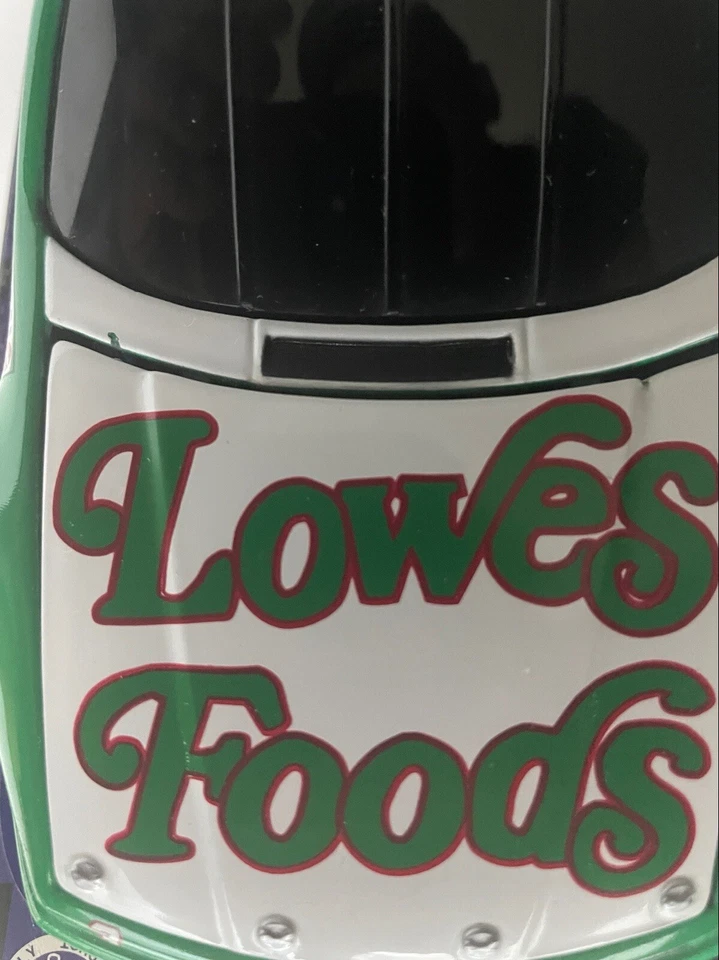 Coche fundido a presión NASCAR Foto 3 de 4