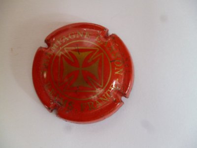 Lanson Kapsel, rot und gold, Nr. 64, zum greifen