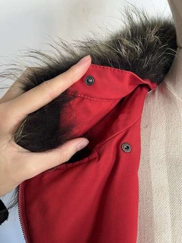 Prada Vintage Women's Gore-Tex Ski Red Jacket With Raccoon Fur Size 46 - Picture 11 of 24