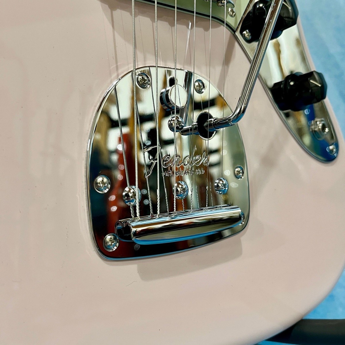 Fender Japan FSR Collection Traditional II 60s Jaguar Shell
