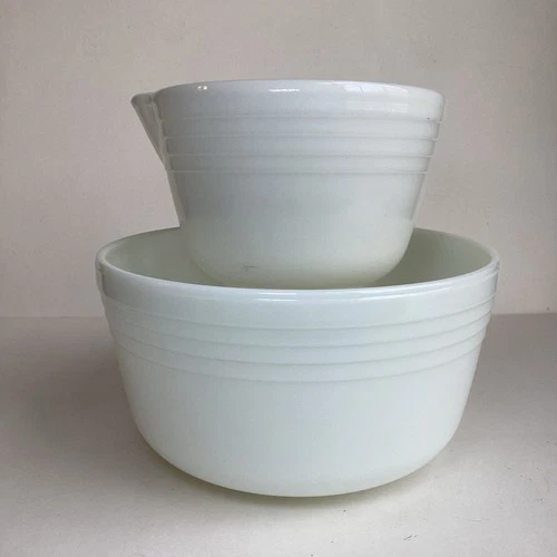 Vintage Pyrex Hamilton Beach Milk Glass Mixing Bowls Ribbed Nesting Set of 2