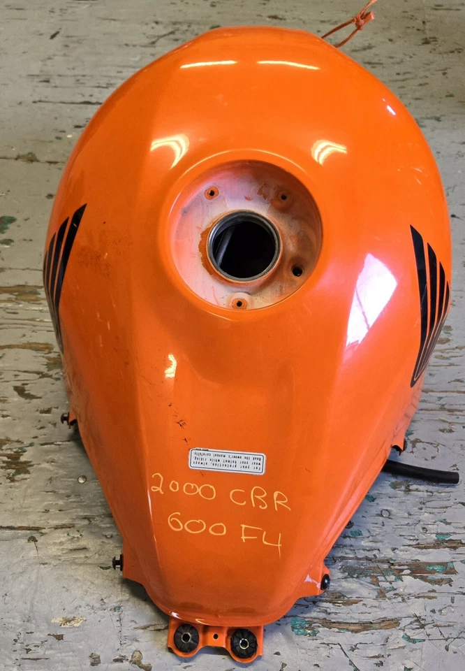Tanque de combustível Honda CBR600F4 1999-2000 FABRICANTE DE EQUIPAMENTO ORIGINAL - LARANJA - 17506-MBW-A00 - Imagem 2 de 4