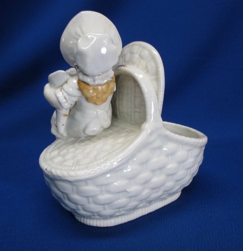 SCHAFER VATER MATCH BOX, STRIKER , VESTS GIRL ON WICKER BASKET - Picture 4 of 6