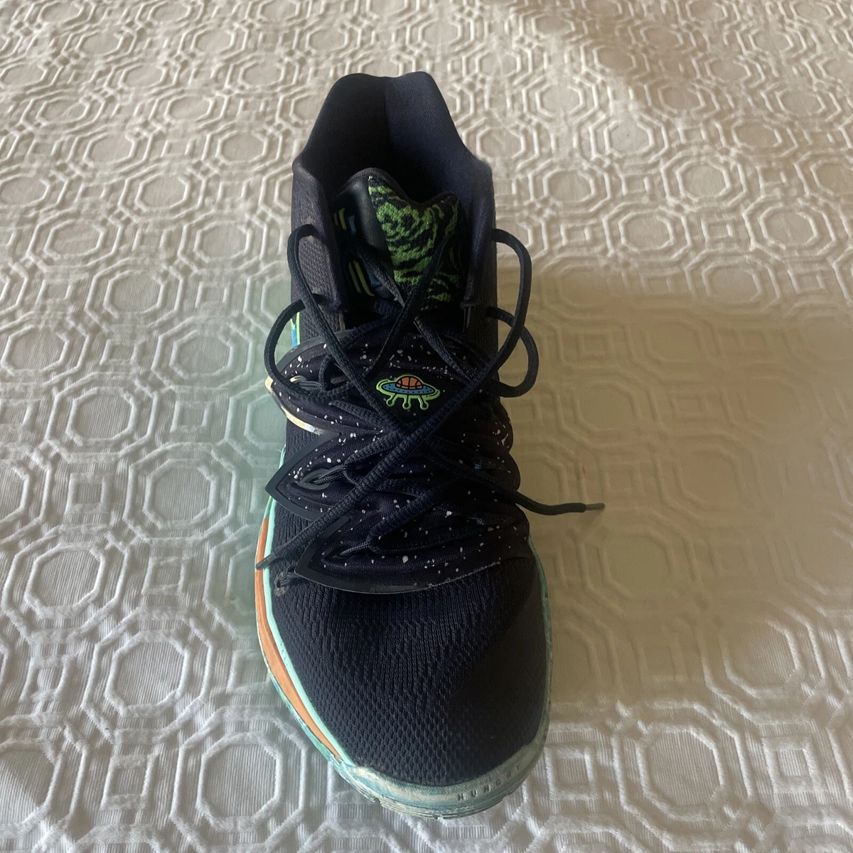 Size 10.5 Nike Kyrie 5 UFO 2019 eBay