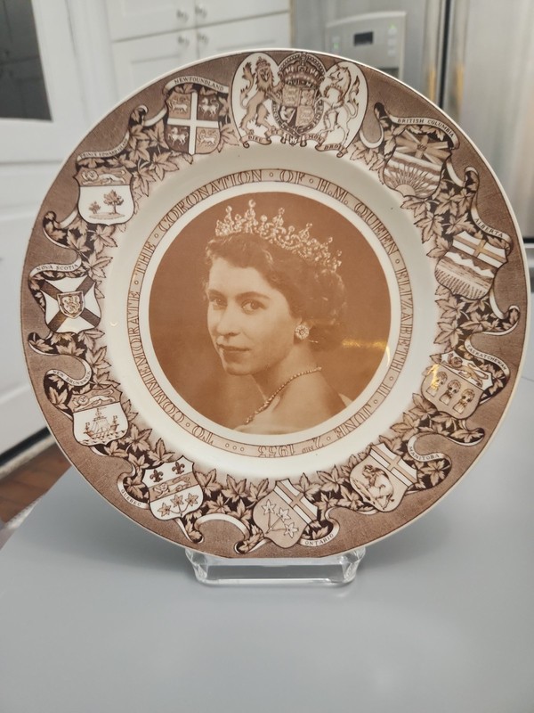 Royal Staffordshire Coronation Queen Elizabeth II Plate w/ Canadian Provinces