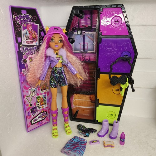 Monster High Skulltimate Secrets Innovation Clawdeen Wolf Doll 2023 - Complete