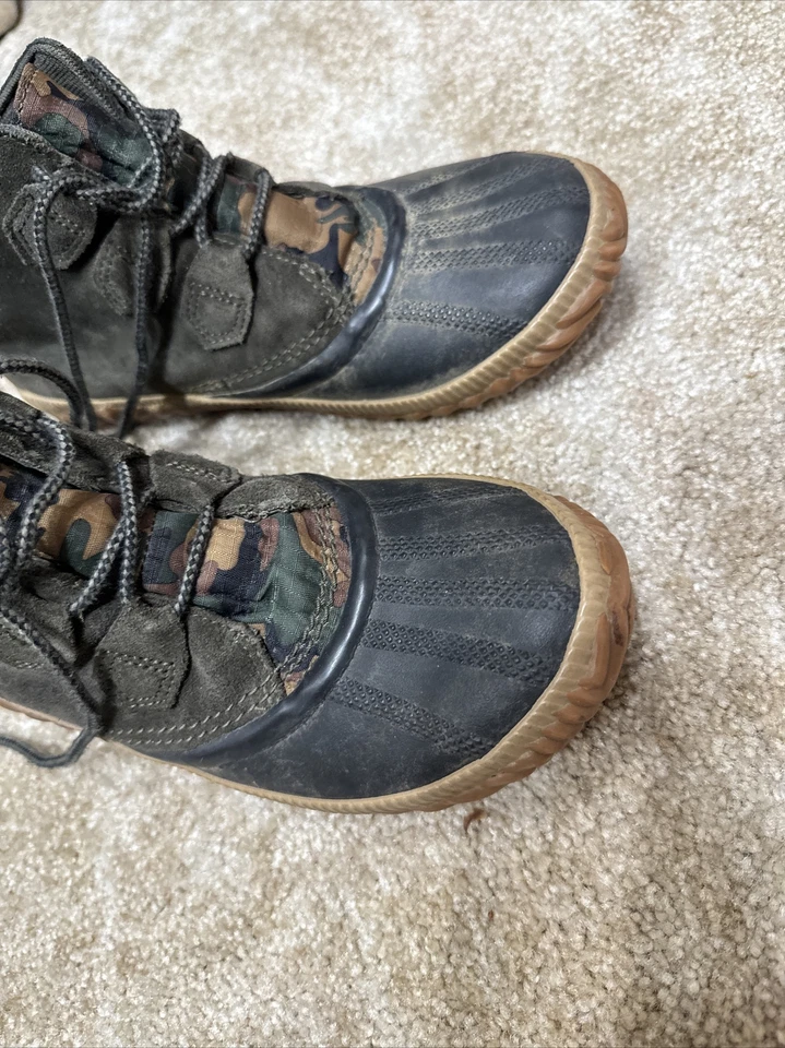 Botines Sorel Out N About camuflados talla 8,5 Foto 2 de 4