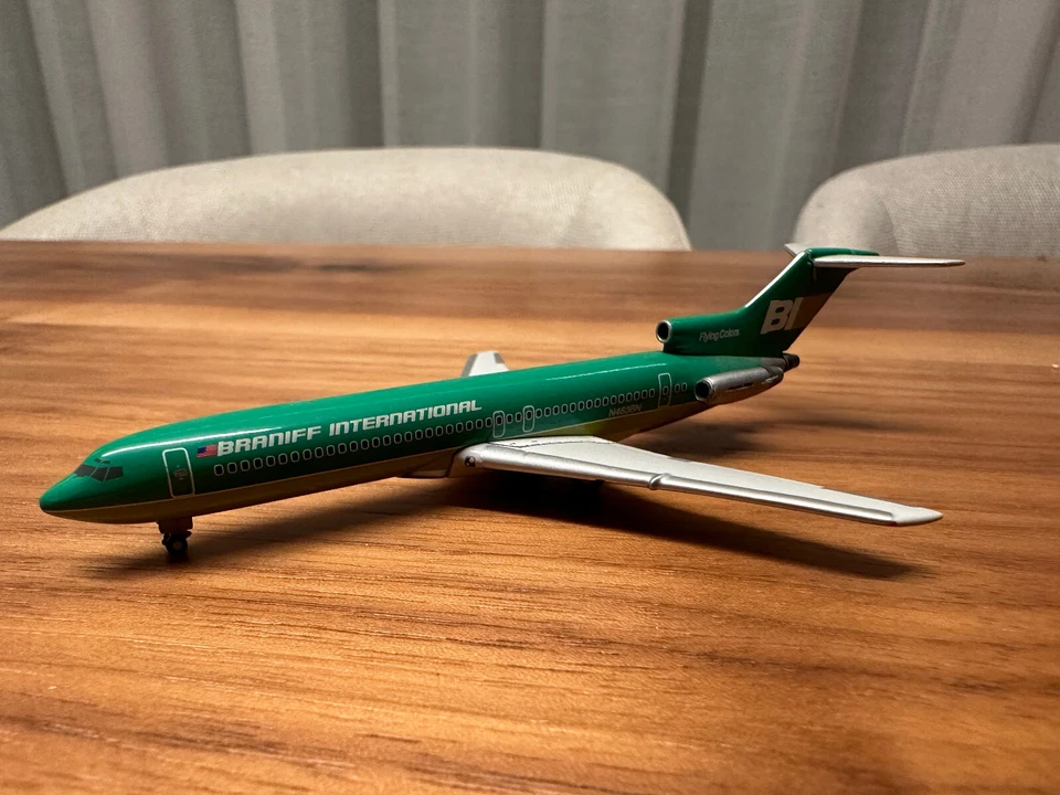 Gemini Jets GJBNF183 Braniff International Boeing 727-200 1:400 Flying Colors - Immagine 2 di 4