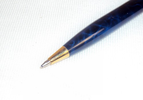 Executive 2 Ballpoint Pen Gift Set ~ Red & Blue Marble Pattern w/Gold Tone Trim - Picture 5 of 10