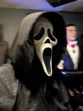 Fun World Gen 1 Scream Mask And Robe With Knife