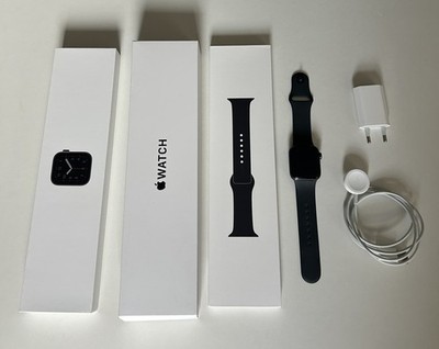 Apple Watch SE 40mm 2020 Space Grau Aluminium Model A2351