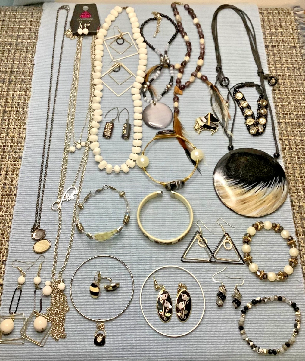 Paparazzi Jewerly Lot  Earrings, Necklaces, Bracelets 60+ Peaces WHOLESALE LOT 20PC PAPARAZZI JEWELRY NECKLACE SETS EARRINGS  main image 2
