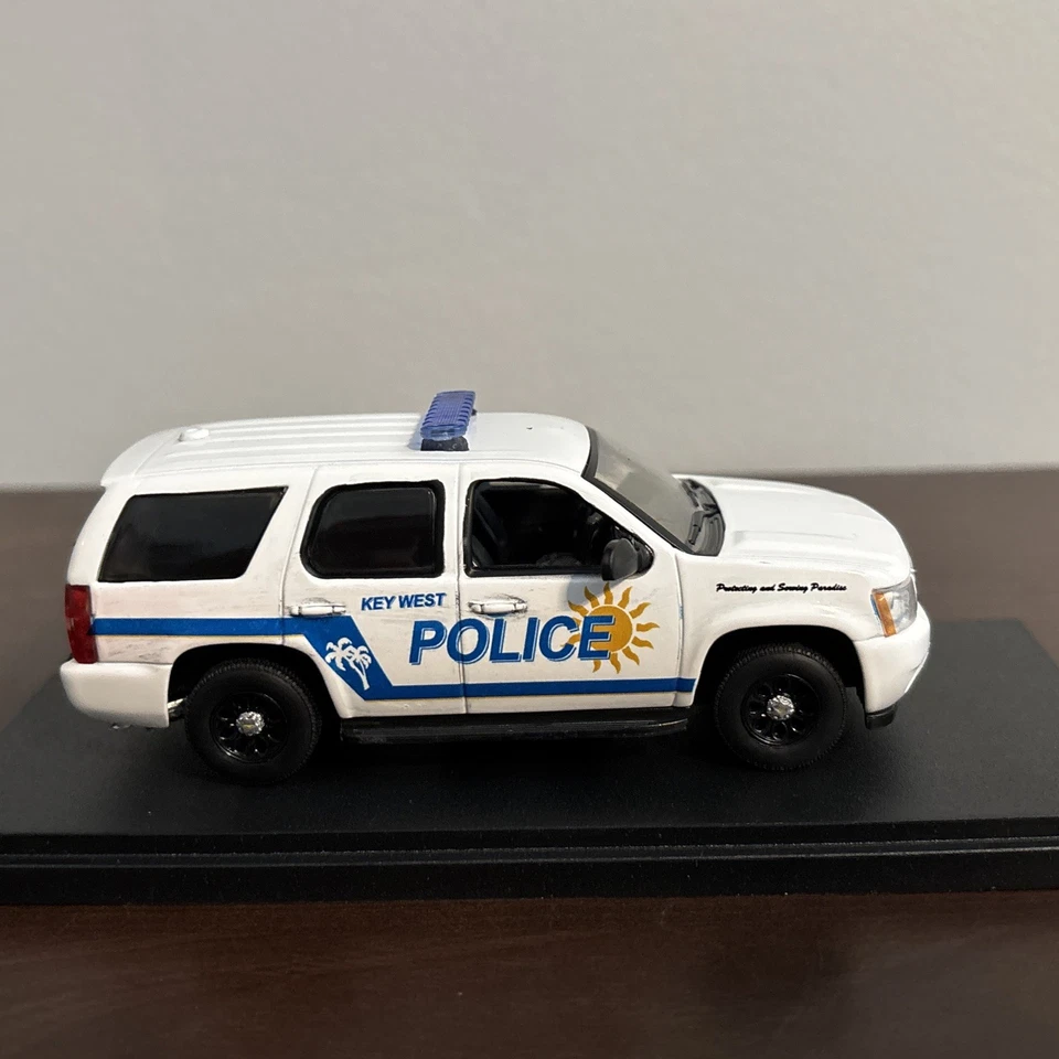 Chevrolet Tahoe 2010 Greenlight 1/43 Custom Key West Florida Police Foto 3 de 4
