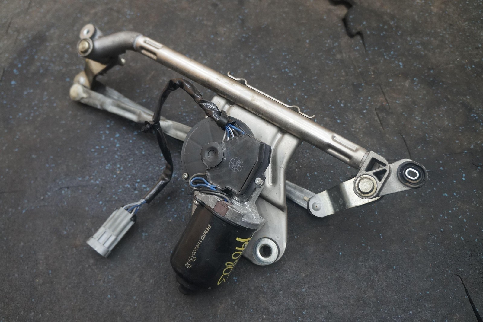 Front Windshield Wiper Motor & Linkage 80841000 OEM Ferrari California 2010