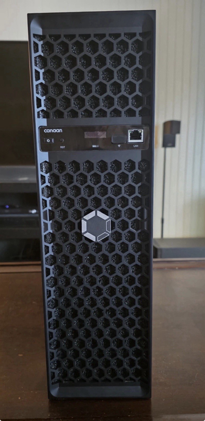Canaan Avalon Q 90TH/s Bitcoin Miner - 18.6J/TH 1674W ASIC Miner Quiet