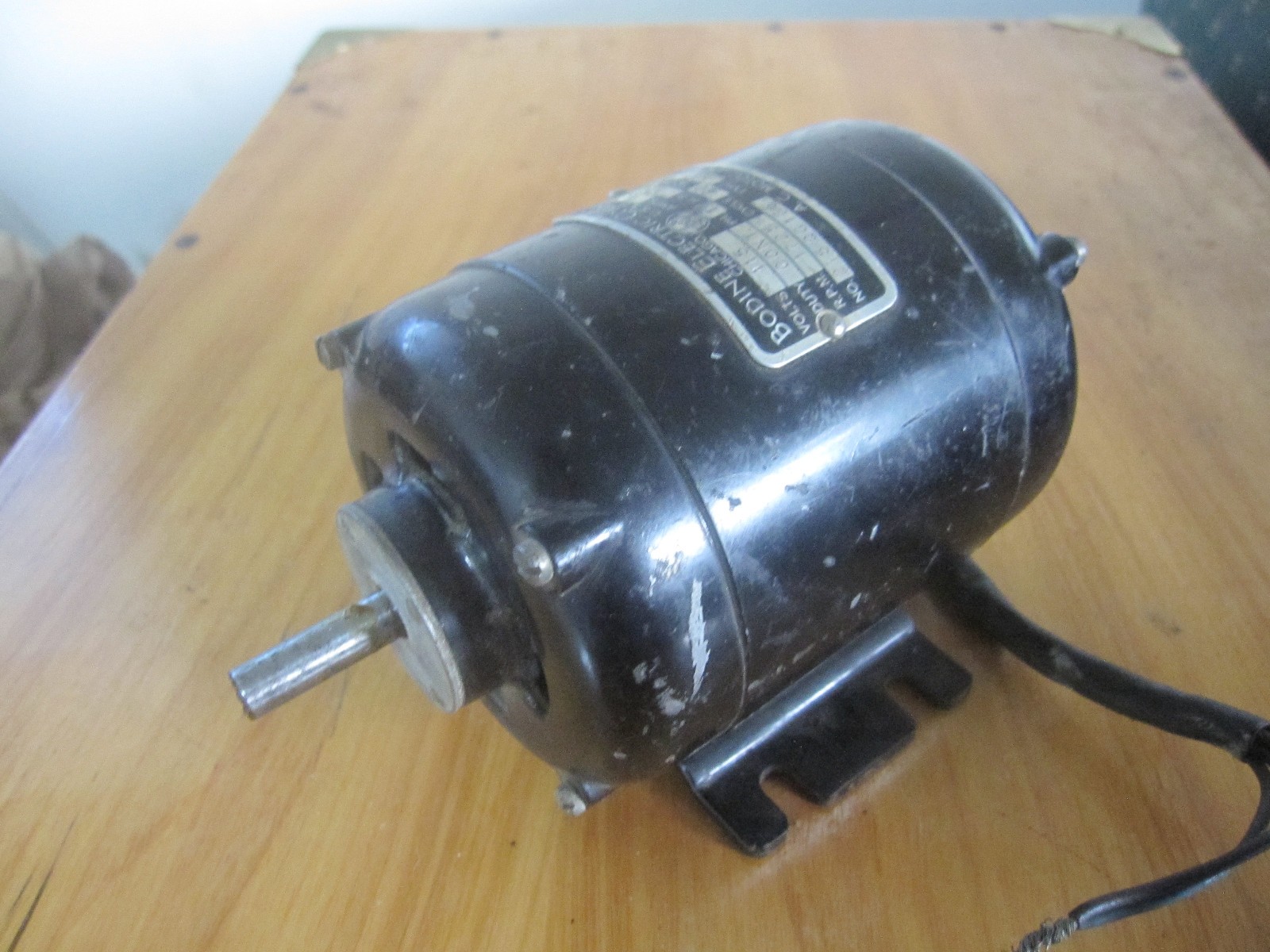Bodine small ac motor