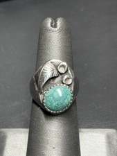 HANDWROUGHT NATIVE AMERICAN 925 STERLING SILVER AND TURQUOISE RING SIZE 5.5